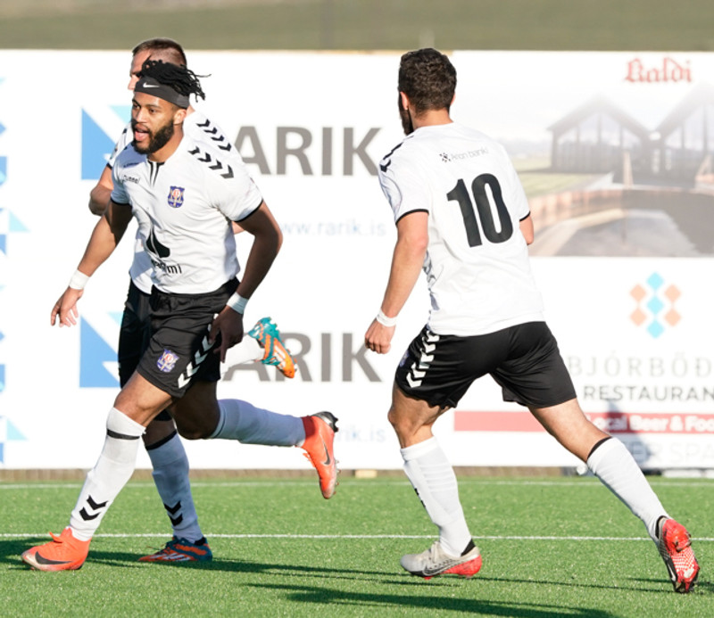 KF fær bandarískan varnarmann (Staðfest)