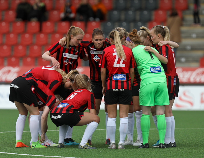 Víkingur tekur á móti HK.