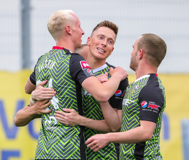 Myndaveisla: Valur burstaði Víking