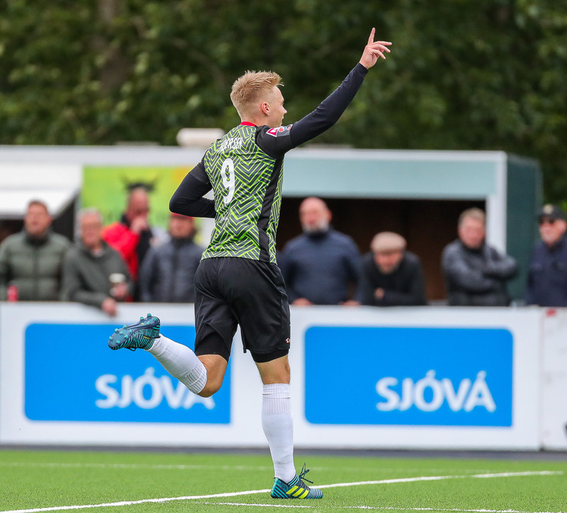 Myndaveisla: Valur burstaði Víking