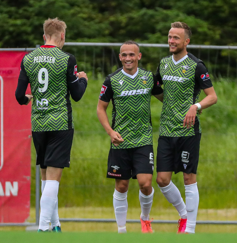 Myndaveisla: Valur burstaði Víking