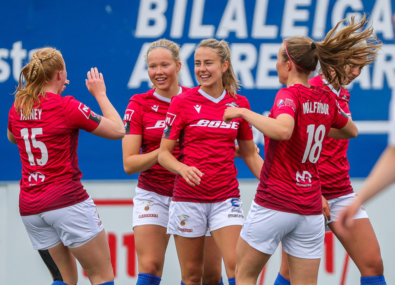 Myndaveisla: Valur sló ÍBV út