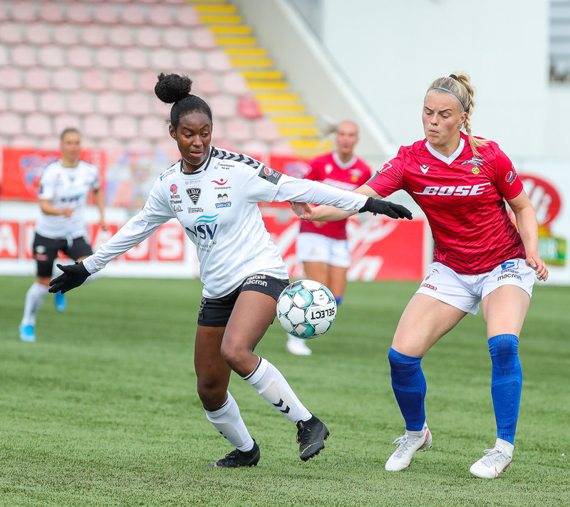 Myndaveisla: Valur sló ÍBV út