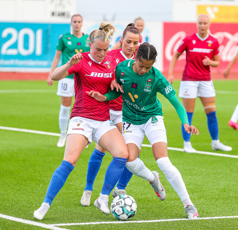 Guðný Árnadóttir og Sveindís Jane Jónsdóttir. Tvær efnilegar sem eru farnar út í atvinnumennsku.