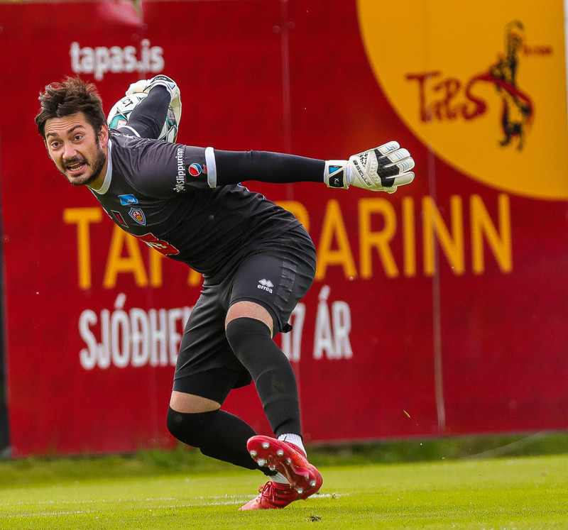 Kristijan Jajalo markvörður KA í leiknum gegn FH.