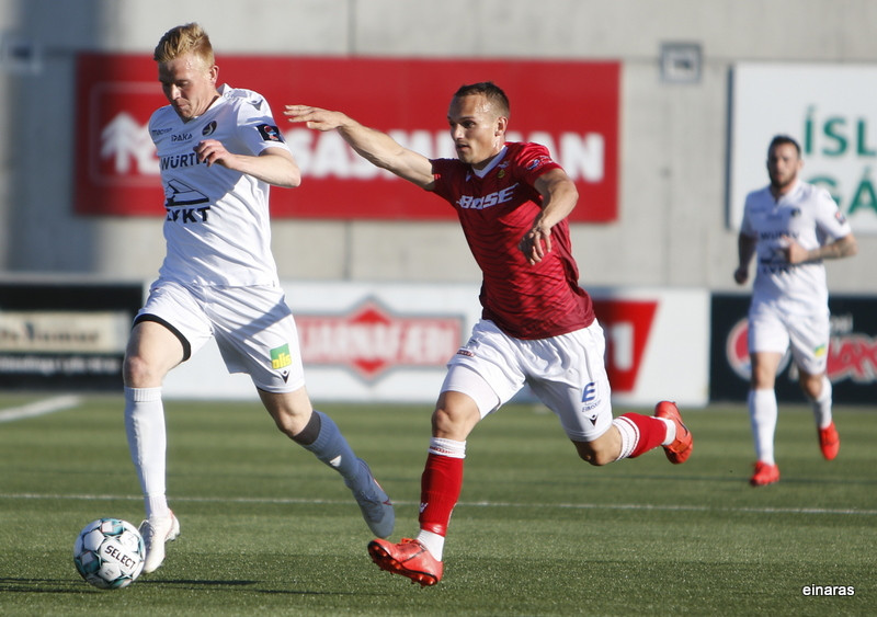 Myndaveisla: Valur á toppinn með sigri á Fylki