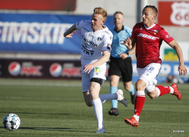 Myndaveisla: Valur á toppinn með sigri á Fylki