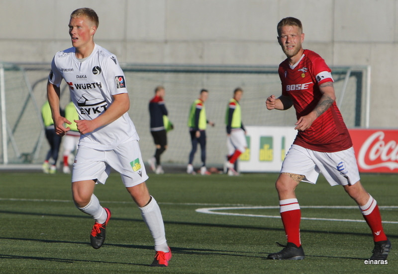 Myndaveisla: Valur á toppinn með sigri á Fylki
