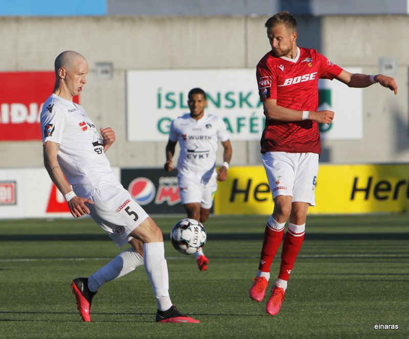 Myndaveisla: Valur á toppinn með sigri á Fylki