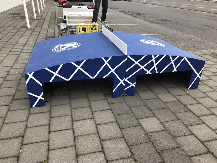 Borð sem gert var fyrir knattspyrnudeild Keflavíkur.