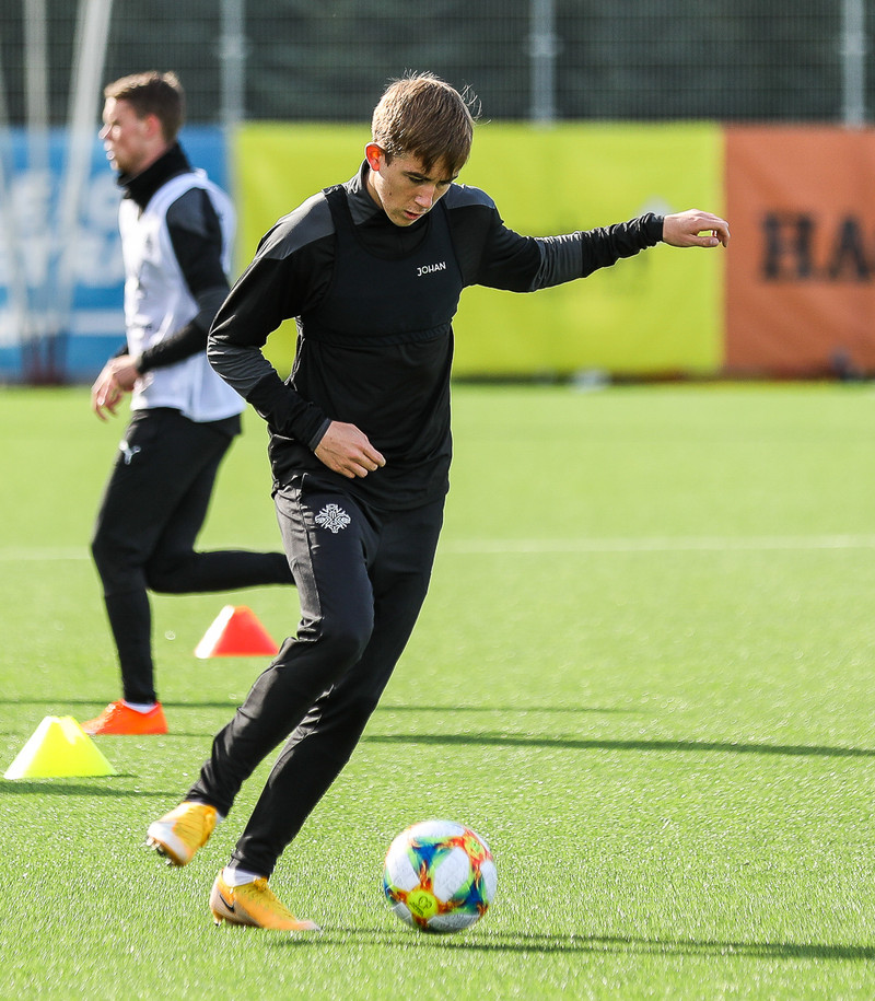 Ísak Bergmann er aðeins 17 ára.