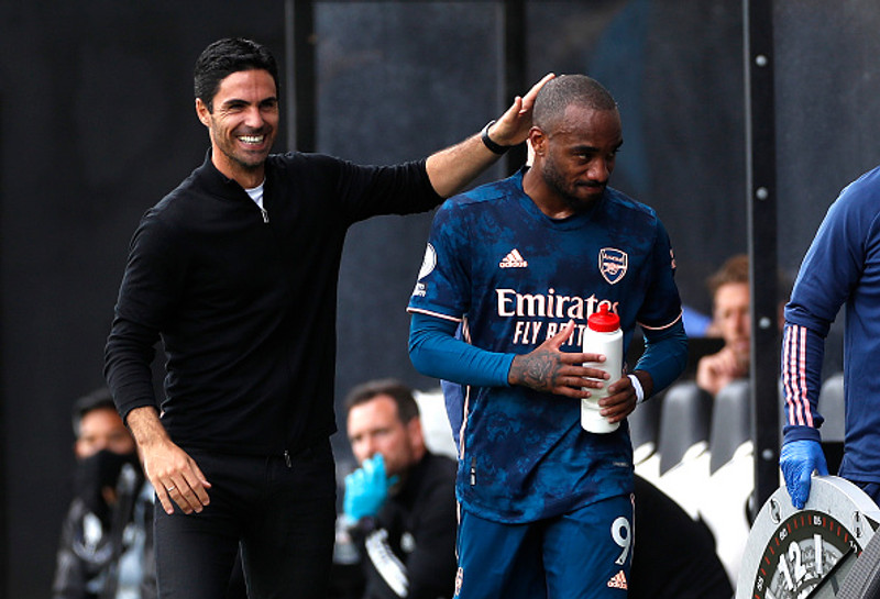 Holding fer ekki fet - Lacazette vill vinna titla