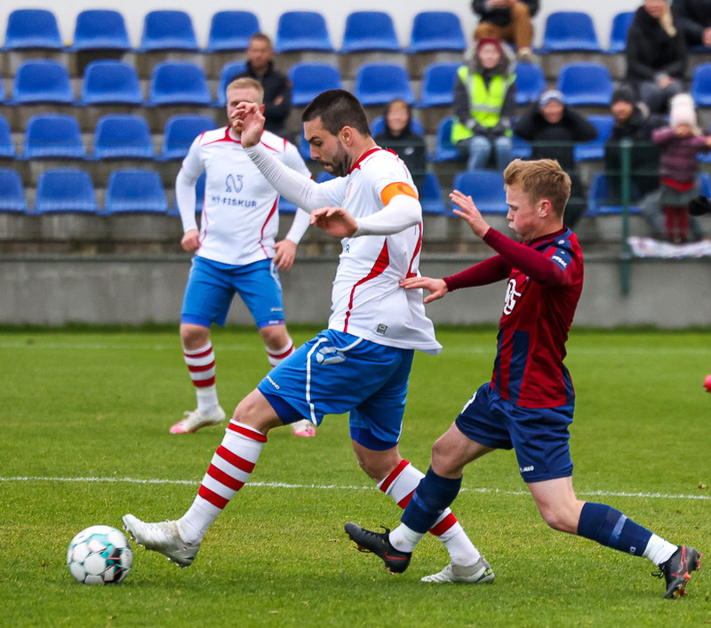 Reynir S. framlengir við fyrirliðann og lykilmenn