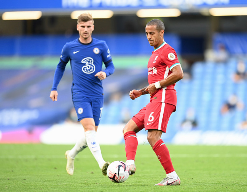 Thiago með fleiri heppnaðar sendingar en allir í Chelsea á 45 mínútum