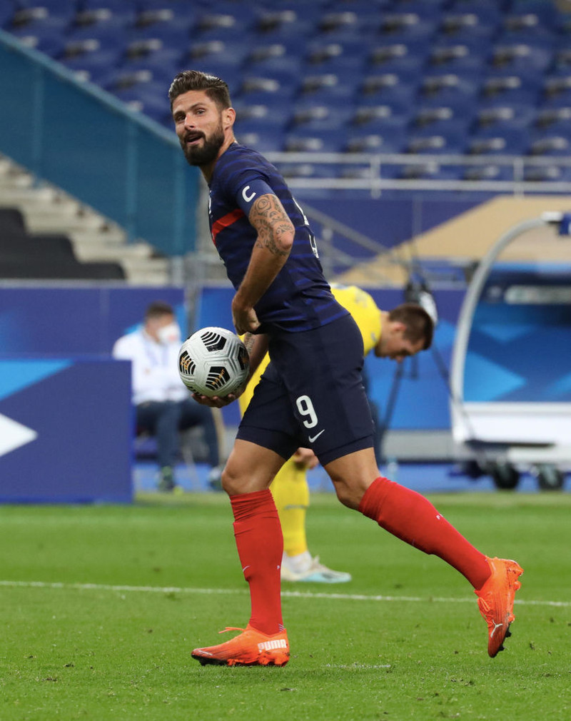 Olivier Giroud skoraði tvö mörk og er nú næst markahæsti leikmaður Frakklands frá upphafi