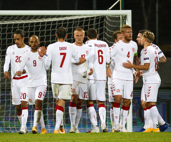 Danmörk vann í Englandi.