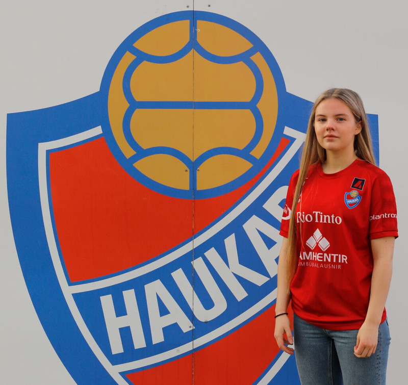 Berghildur Björt skrifar undir nýjan samning við Hauka