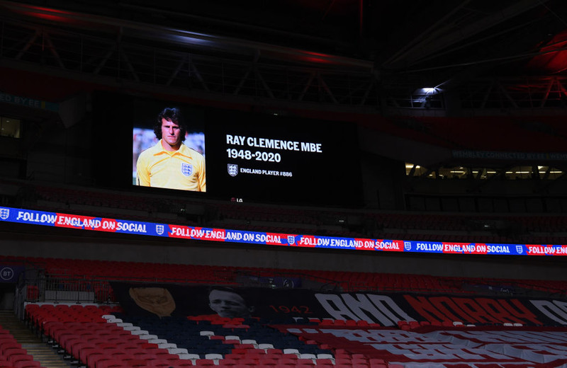 Ray Clemence minnst á Wembley