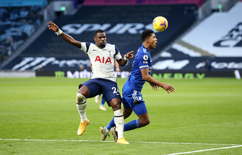 Aurier í hvítu