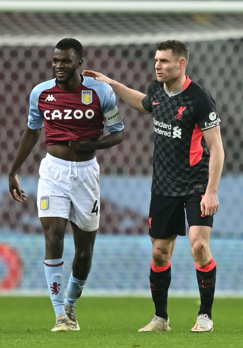 Dominic Revan og James Milner.