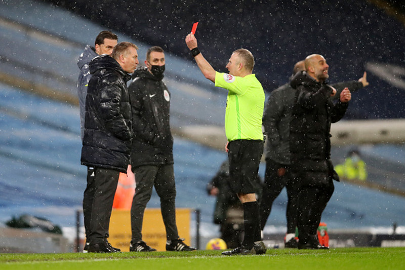 Dean Smith var ekki sáttur við Jonathan Moss og hans teymi.