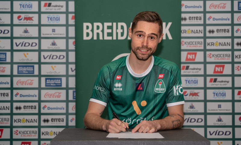 Árni Vilhjálmsson er kominn heim.