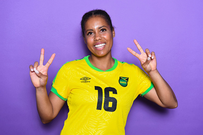 Dominique Bond-Flasza,