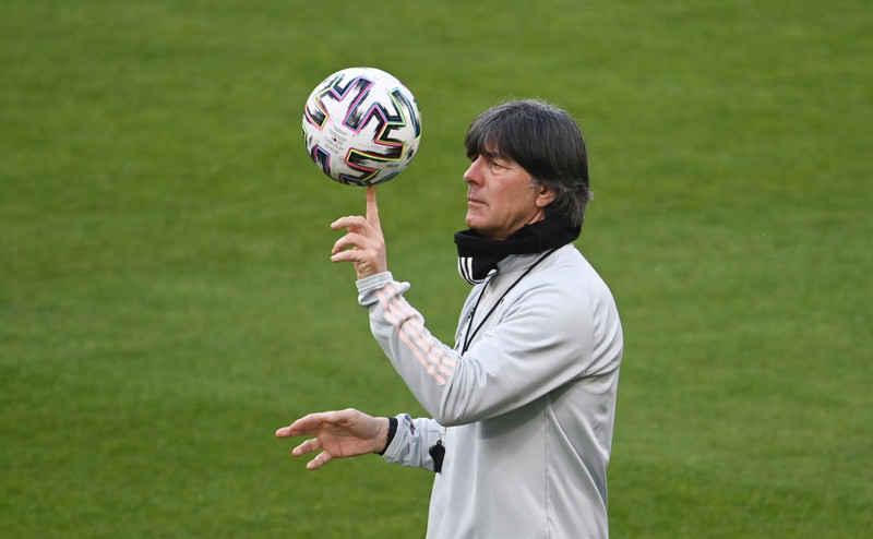 Joachim Löw hefur áhuga á að taka við enska landsliðinu