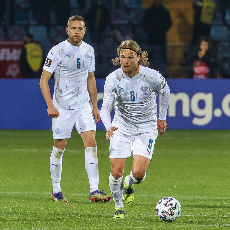 Birkir Bjarnason í leiknum gegn Armeníu.