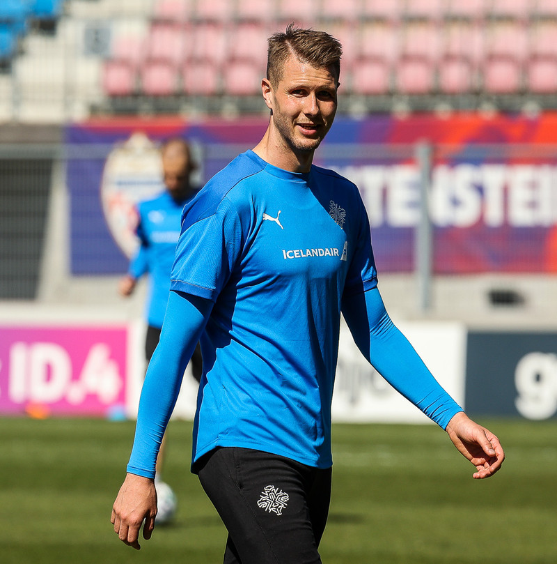 Hólmbert Aron Friðjónsson (31) er líkt og Jón Daði án félags. Hann var orðaður við heimkomu en verður áfram erlendis. Hann er orðaður við félög í Skandinavíu og Belgíu. Hann hefur einnig verið orðaður við áframhaldandi veru í Þýskalandi.