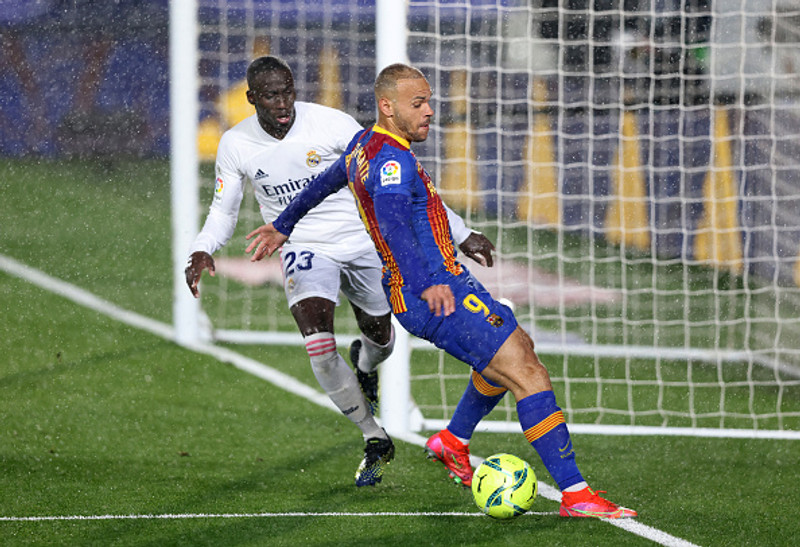 Barcelona vildi fá víti - Braithwaite stakk sér til sunds