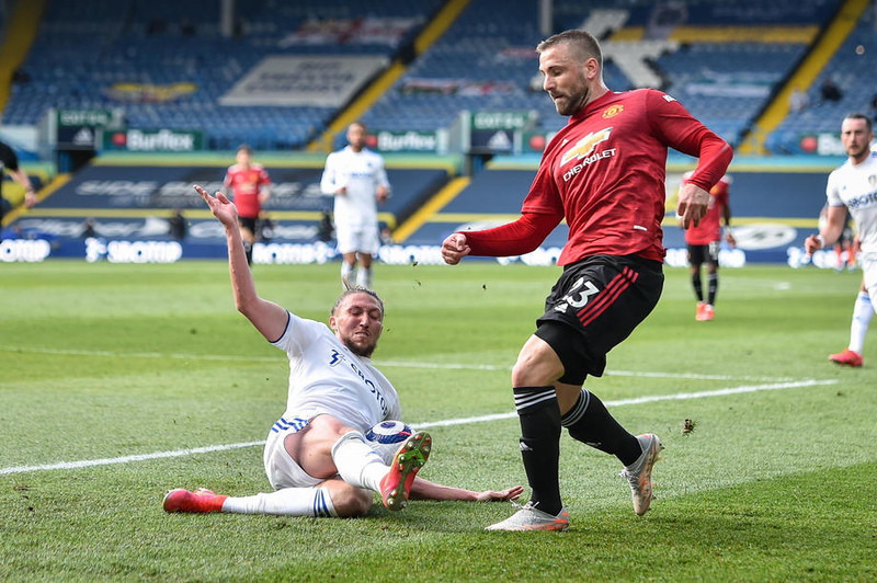 Luke Shaw mun líklega koma inn í byrjunarlið Englands.
