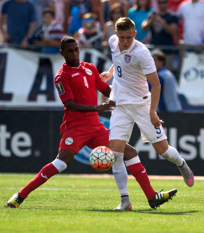 Aron í leik með bandaríska landsliðinu