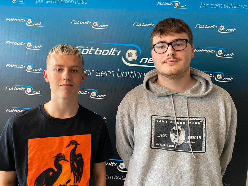 Umsjónarmenn þáttarins eru Arnar Laufdal Arnarsson og Magnús Hólm Einarsson.