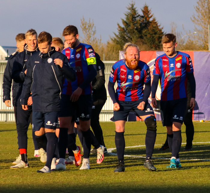 Leiknir fær KR-inga í heimsókn.