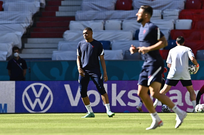Kylian Mbappe og Olivier Giroud þurfa að vinna saman ef Frakkland á að ná einhverjum árangri