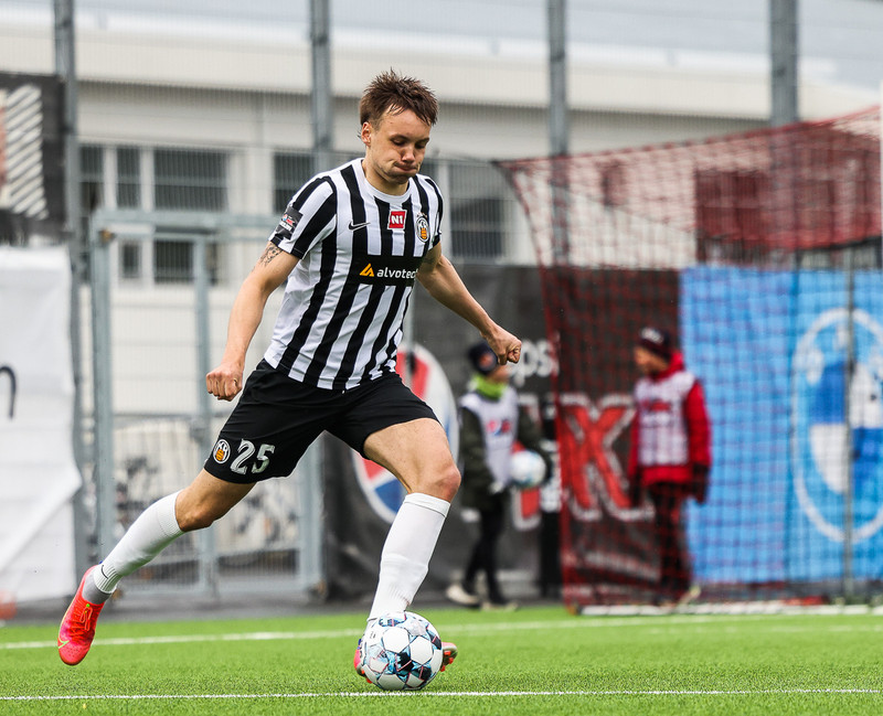 „Höfum áhuga á öllum leikmönnum sem eru á lausu"