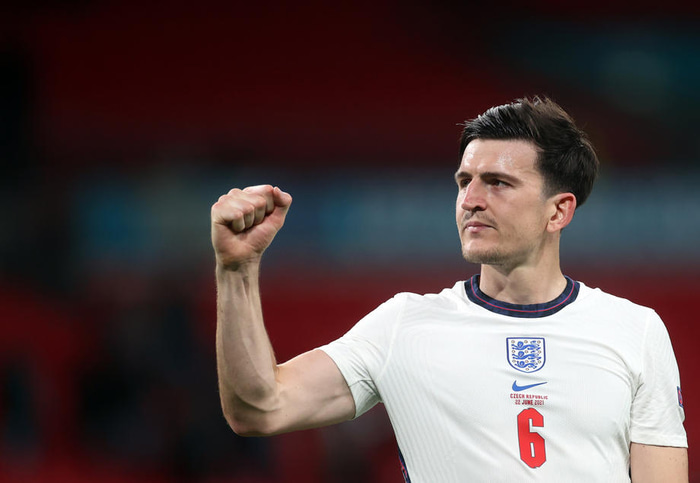 Harry Maguire vermir varamannabekk Manchester United en er valinn í enska landsliðið.