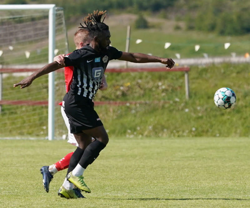 Monakana kom Magna í 3-2.