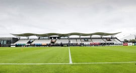 Dúkurinn tekinn af Kaplakrikavelli - Fyrsti heimaleikur...