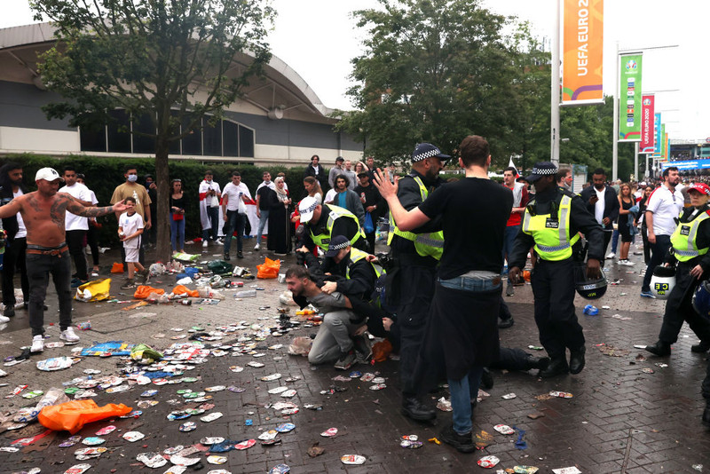 20 mest lesnu fréttir vikunnar - Slagsmál á Wembley