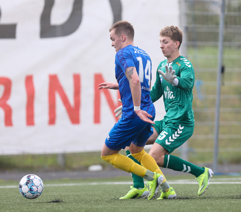 Skorar bara tvennur - „Hentar vel með vinnu að vera í KV"