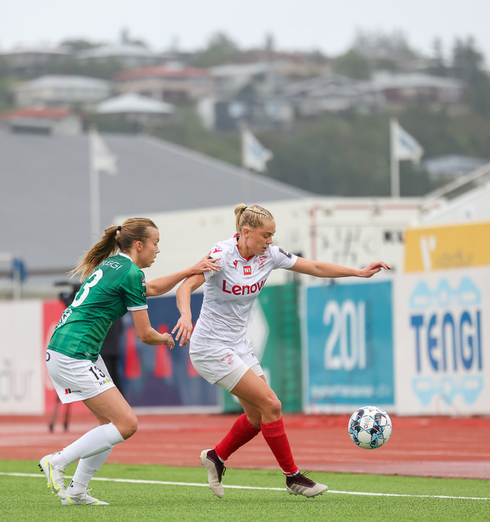 Tvö bestu lið landsins mættust á Kópavogsvelli úr varð stórkostlegur leikur.