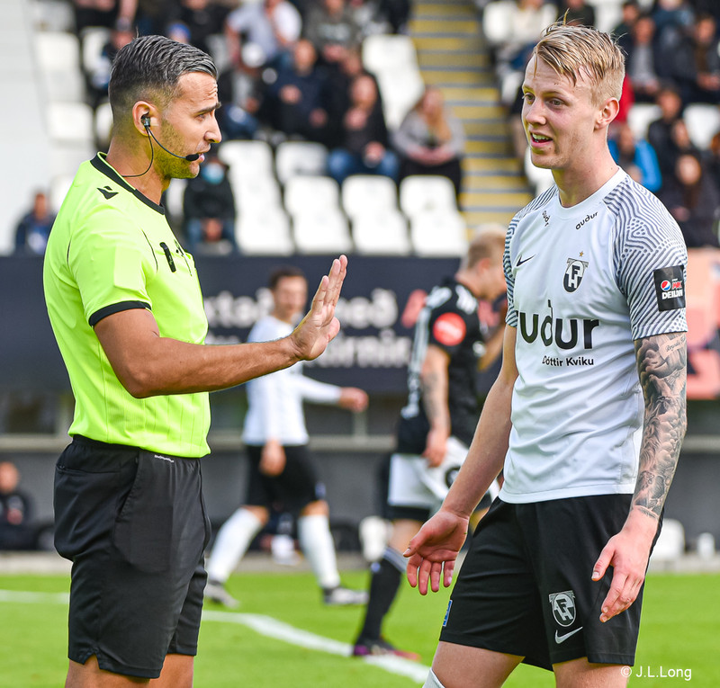 Filip Glova að störfum í Kaplakrika 2021.
