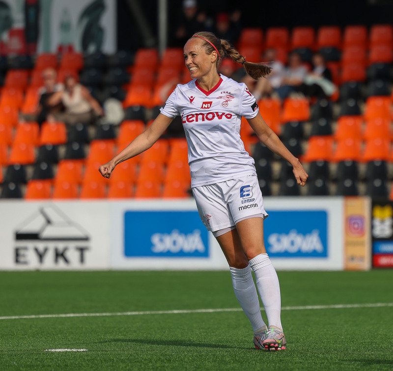 Myndaveisla: Valur skoraði fimm gegn Fylki