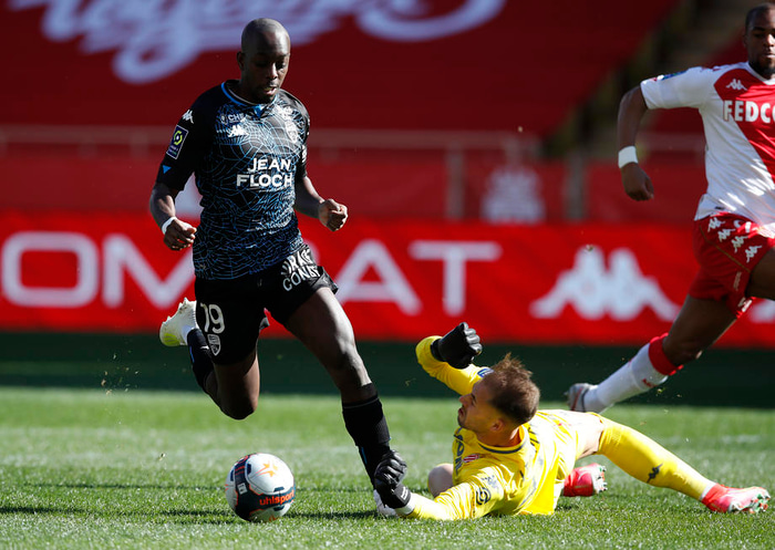 Yoane Wissa er á leið til Brentford