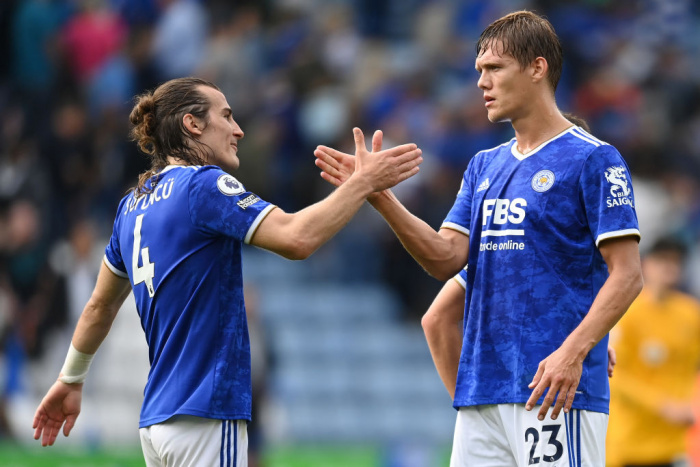  Caglar Soyuncu og Jannik Vestergaard verða báðir áfram hjá Leicester.