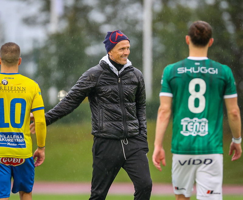 Arnar tekur við Val þegar tímabilinu lýkur.