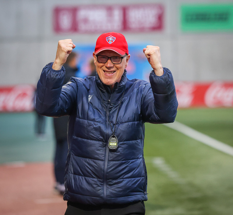 Pétur Pétursson, þjálfari Vals
