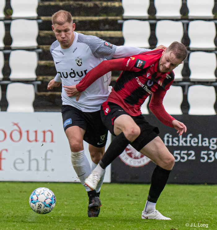 Í baráttunni gegn Víkingi.